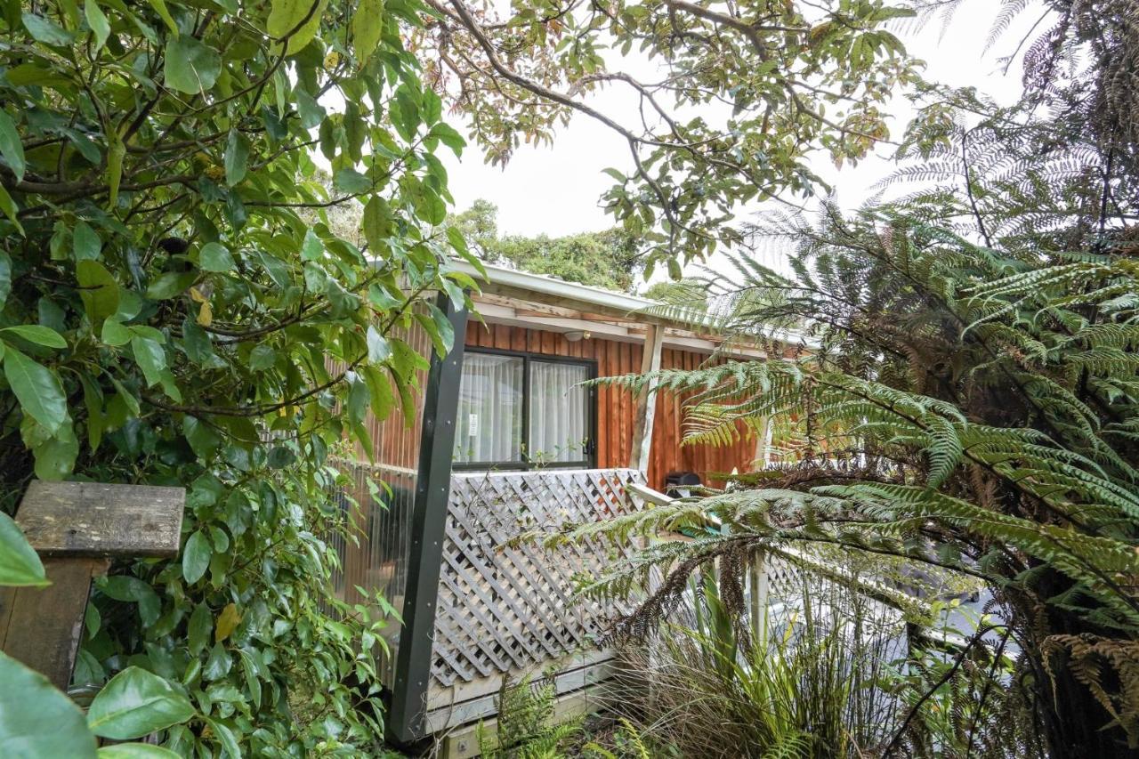 Kaka Retreat Motel, Stewart Island Half-moon Bay Exterior photo