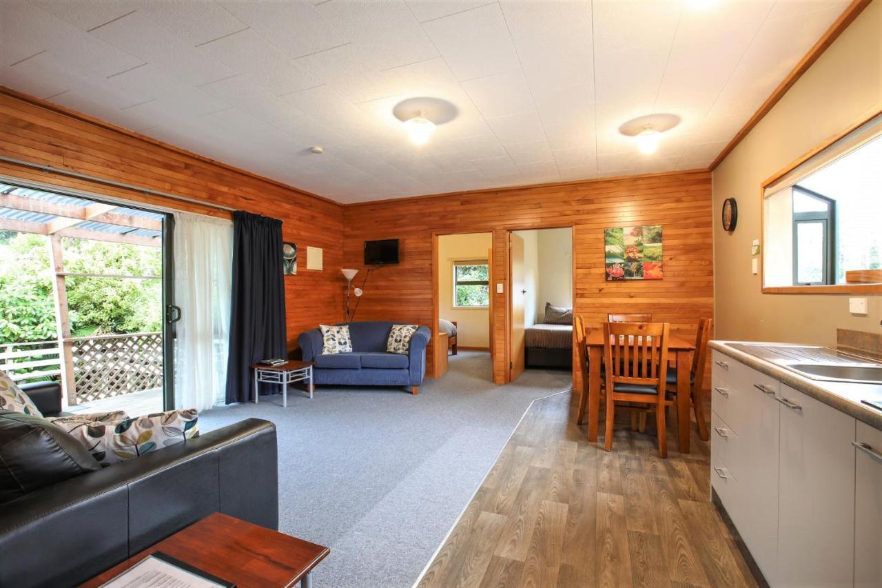 Kaka Retreat Motel, Stewart Island Half-moon Bay Exterior photo