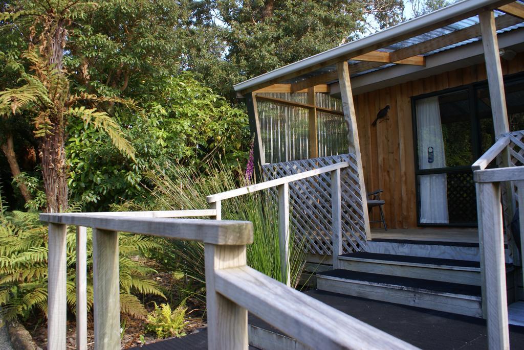 Kaka Retreat Motel, Stewart Island Half-moon Bay Exterior photo